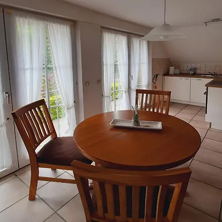 Apartament Am Mirower See, *