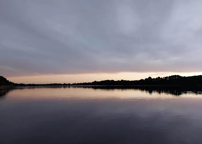 アパート Am Mirower See,