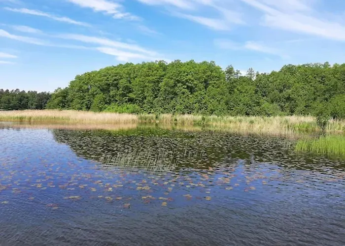 アパート Am Mirower See,